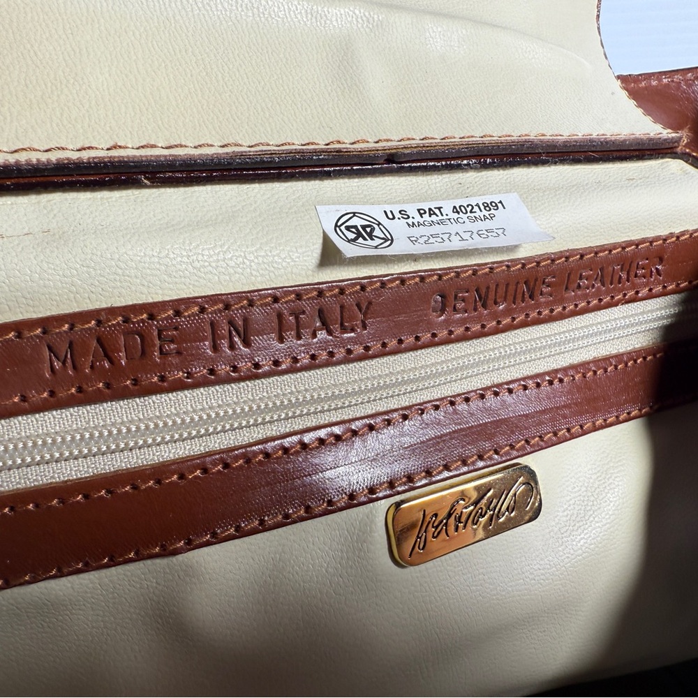 Carla Marchi Woven Raffia and Leather Handbag with wood  gold-tone hardware. - Picture 12 of 14